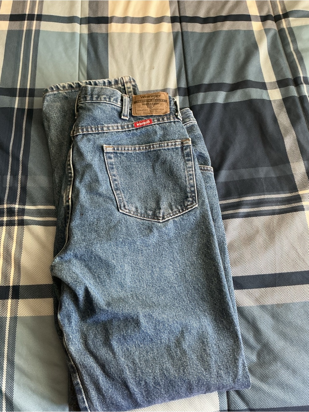 Wrangler Men’s Light Blue Relaxed Fit Jeans